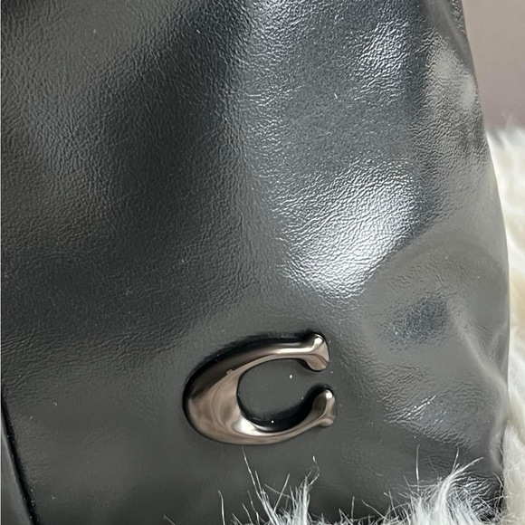 CO840 - Coach Hall Tote 33 - Picture 3 of 14